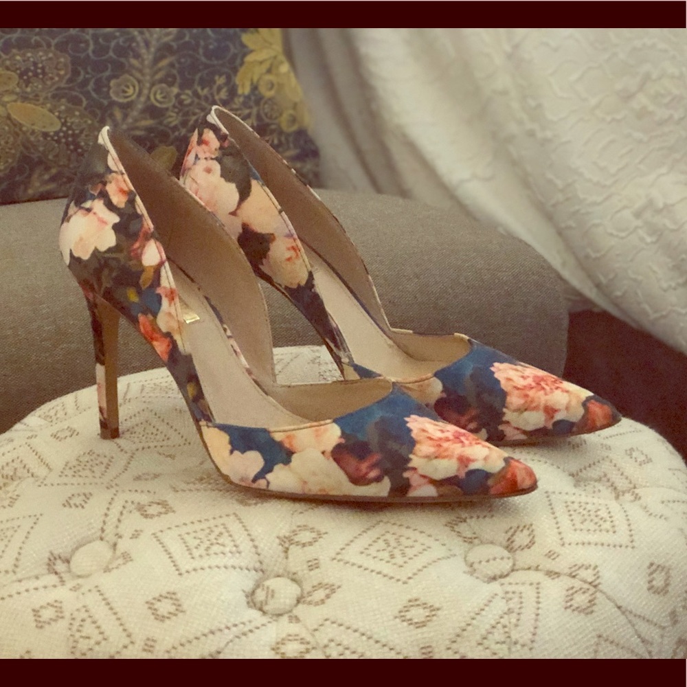 Louise et Cie floral women’s heels, size 8.5